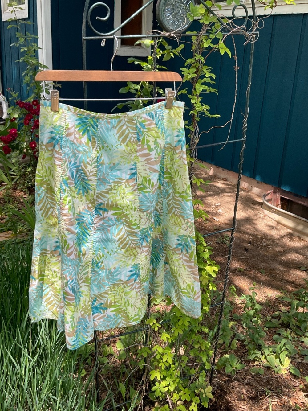 Fun Eddie Bauer Fern Leaf Midi skirt